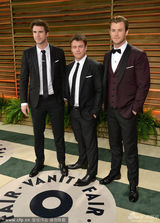 组图：奥斯卡晚宴养眼 可儿秀半球龙女大露背