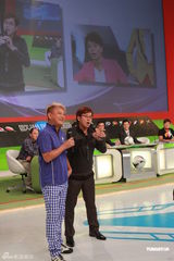 组图：谭咏麟为无线直播欧洲杯撑场