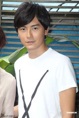 郑元畅赞裴蓓是XXL版周迅 两人新剧饰情侣(图)