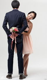 组图：韩星宋智孝拍化妆品广告 展光滑细腻雪肤