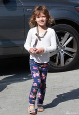 策划：明星宝宝着装大PK 小七苏瑞领衔萌妹子