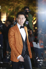 独家高清：群星闪耀大钟奖红毯 俊男靓女秒菲林