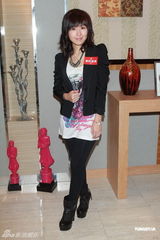 组图：钟嘉欣新剧演绎警花 叶翠翠否认韦家雄追求