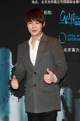 组图：JUNJIN北京粉丝会记者会 最后一次单独宣传