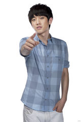 组图：王矜霖帅气写真曝光 诠释精灵王子音乐之路