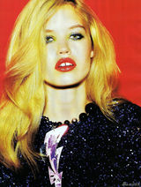 幻灯图集：超模乔治亚-梅-贾格尔写真半裸上阵