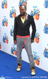 组图：《里约大冒险》首映 安妮-海瑟薇变学生妹