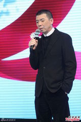 组图：冯小刚展现慈父柔情 大方分享和女儿趣事