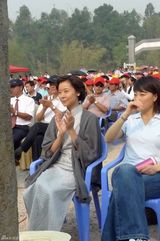 幻灯图：黄志忠柯蓝聚首《中国远征军》上演战火情