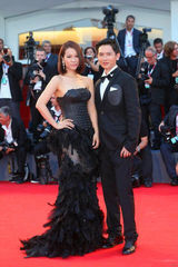 组图：《水印街》威尼斯首映 吕聿来闪耀水城