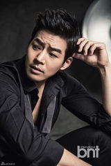 高清组图：韩星李尚允时尚大片 变身帅气台球男