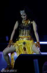 高清组图：芙蓉姐姐个唱 狂跳肚皮舞多个造型亮眼