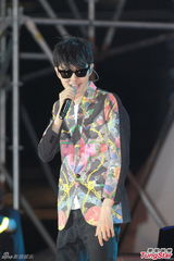 组图：春浪音乐节举办 萧敬腾张震岳热狗齐聚