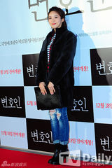 组图：崔始源金荷娜李升基等为《辩护人》站台