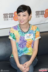 组图：郑希怡为婚礼抓狂 婚期迁就好友应采儿