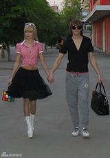 组图：俄罗斯女孩整形成真人芭比 艳照走红网络