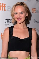 组图：《他和她的情事》杰西卡低胸蓝裙露沟