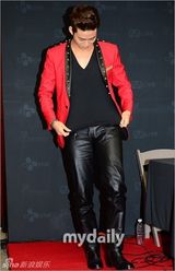 组图：韩团2PM亚巡最终站首尔发布 成员唱新曲