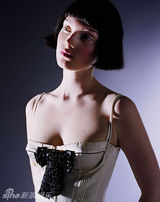 高清图：塞隆等演绎迷人肉欲 法国摄影师作品集