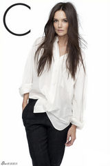 组图：前汤嫂凯蒂登C杂封面展现33岁女人高雅气质