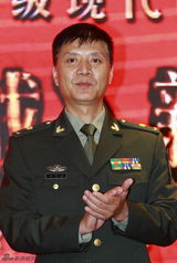 组图：众星亮相金鸡百花电影节 张静初引骚乱