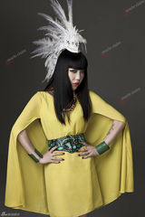 高清图：吴莫愁《嘉人》大片气场十足