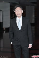 组图：黄长兴大婚众艺人道贺 三轮豪车霸气接亲