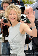 幻灯图集：梅格-瑞恩和约旦皇后组“女子军团”亮相