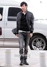 组图：韩星孙艺珍金南佶飞日本拍新剧《鲨鱼》