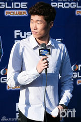 组图：韩国球星朴智星出席某品牌活动签名会