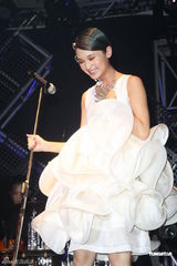 组图：杨丞琳个唱化身摇滚精灵 打造魔幻舞台