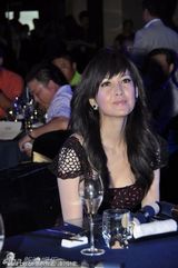 组图：周慧敏私人晚宴优雅现身 注重形象毫无架子