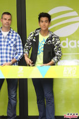 组图：彭于晏运动装亮相帅气抢镜