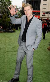 高清图：《白雪公主与猎人》伦敦首映 塞隆美艳