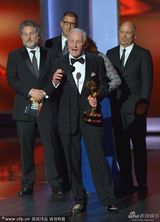 组图：《烛台背后》获艾美奖迷你剧最佳剧集