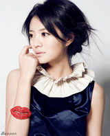 组图：安以轩妩媚亮相杂志封面 独立的公主很自信