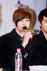 高清组图：神话全员亮相14周年纪念回归记者会