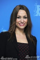 《六楼的女人》发布会 娜塔丽娅-沃拜克秀知性美