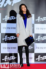 组图：金泰熙尹恩惠等亲临韩片《嫌疑犯》试映