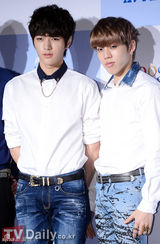 组图：韩团INFINITE暌违10个月携新专辑回归