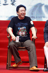 幻灯：郭德纲献“初吻”恶搞唐伯虎 笑言不如自己