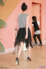 组图：港姐选拔二轮佳丽彩妆亮相变白富美