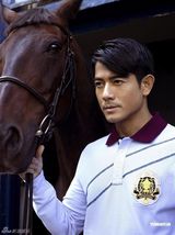 高清组图：郭富城远赴英伦拍造型照 搭档退役马