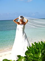组图：美俏Linda巴哈马大婚 嫁入贵族秀幸福