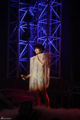 幻灯图集：郑秀文纪念入行20年 连换八套造型玩百变