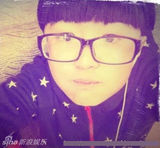 组图：金龟子刘纯燕13岁可爱女儿私房照