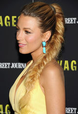 组图：布莱克明黄色礼服闪耀《野蛮人》纽约首映