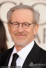 组图：史蒂文-斯皮尔伯格亮相金球红毯