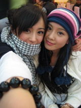 组图：刘诗诗杨幂热吻旧照 好姐妹同天公布喜讯