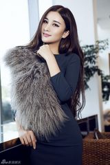 组图：张子瑄初秋写真曝光 尽显女人本色